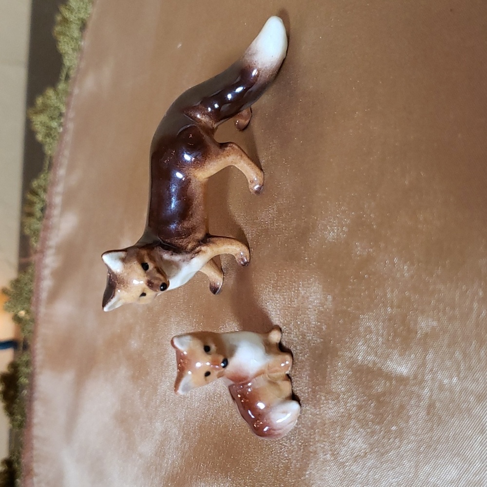 Porcelain Mother and Kit Foxes